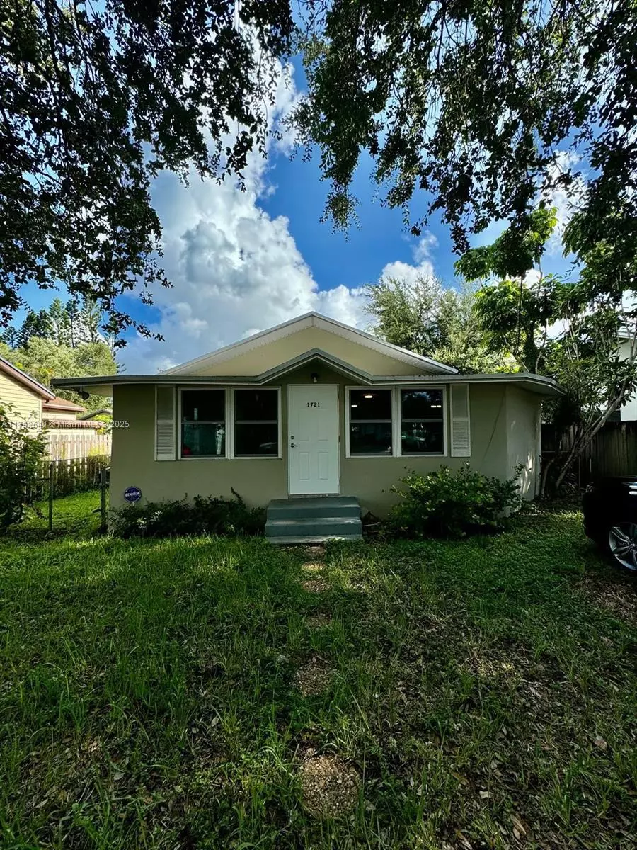 Hollywood, FL 33020,1721 Roosevelt St