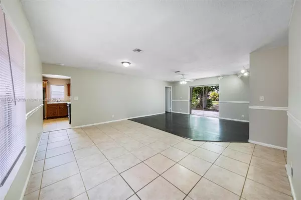 North Lauderdale, FL 33068,7717 SW 9th St