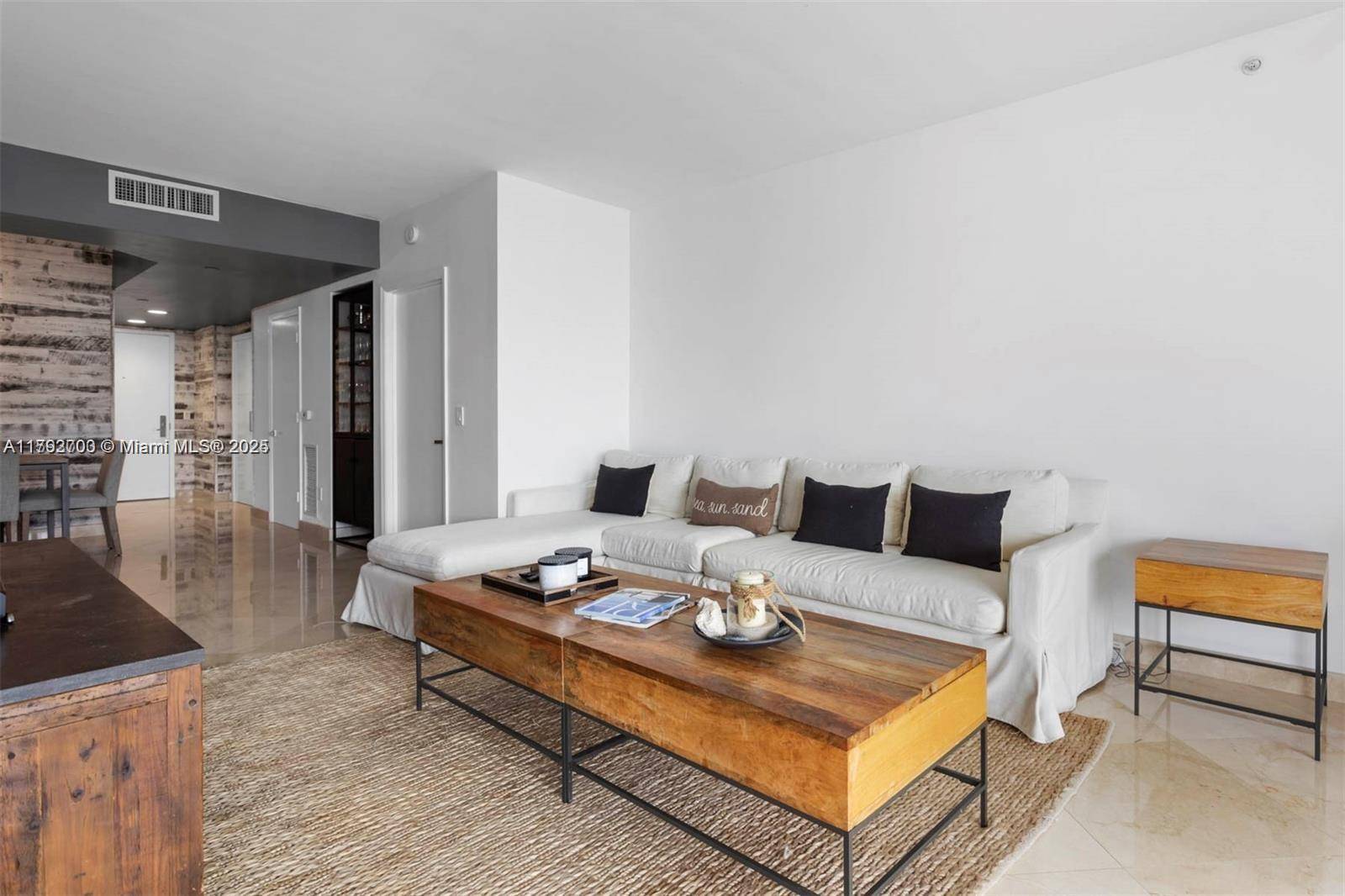 Miami Beach, FL 33140,4779 Collins Ave #1908