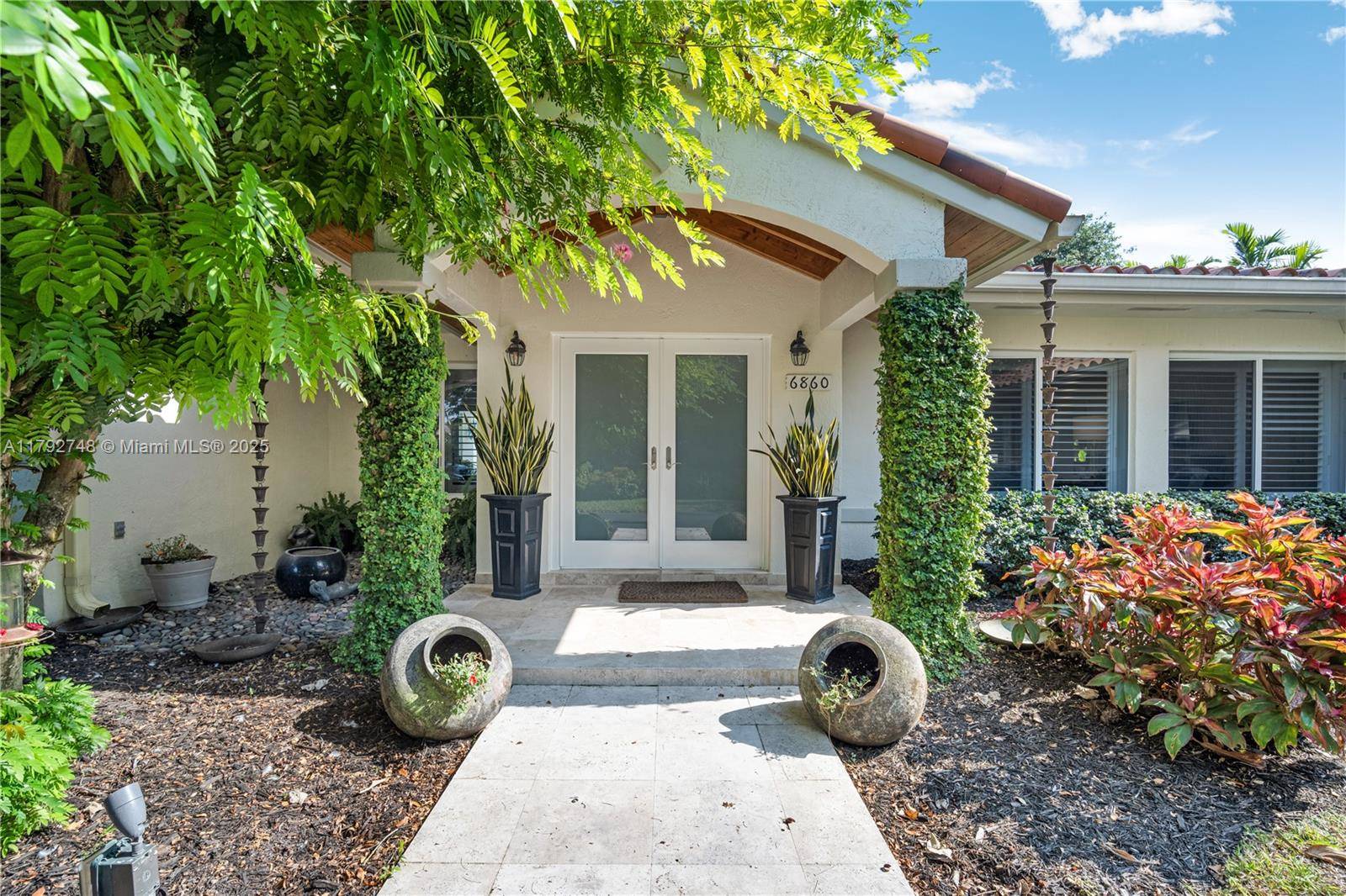 Pinecrest, FL 33156,6860 SW 128th St