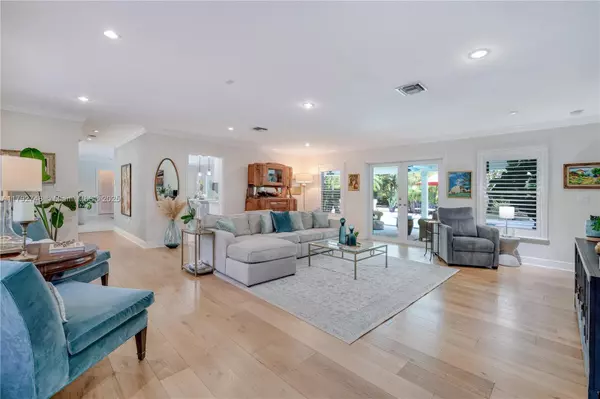 Pinecrest, FL 33156,6860 SW 128th St