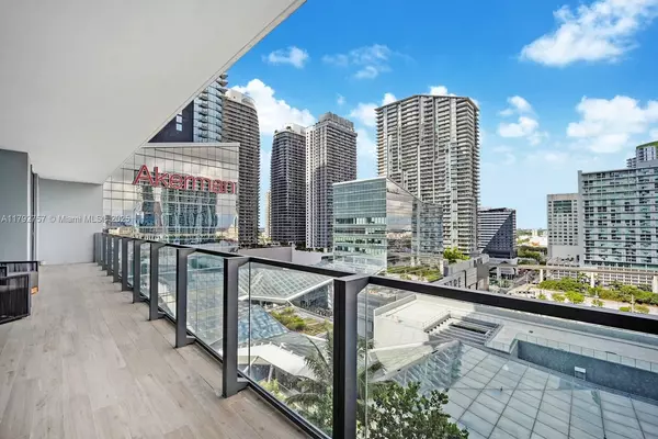 Miami, FL 33131,68 SE 6th St #1204