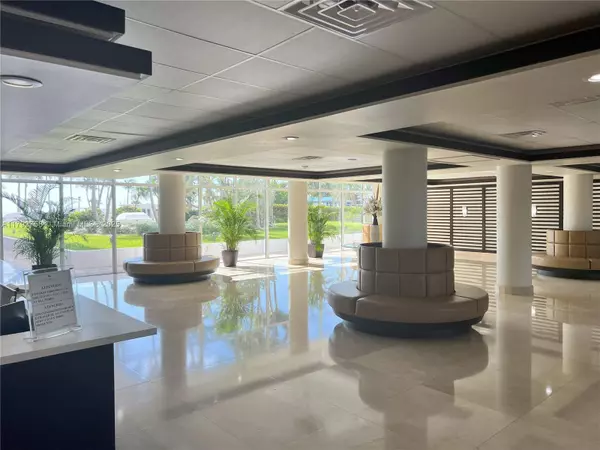 Miami Beach, FL 33140,5005 Collins Ave #214