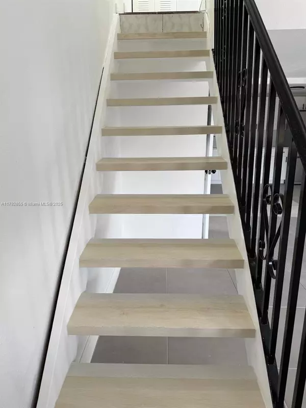 Hialeah, FL 33016,2291 W 53rd Pl #2291