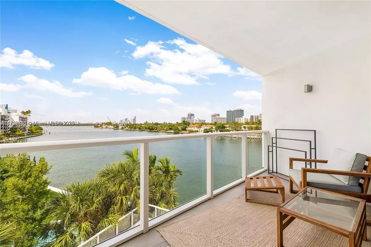 Bay Harbor Islands, FL 33154,9821 E Bay Harbor Dr #503