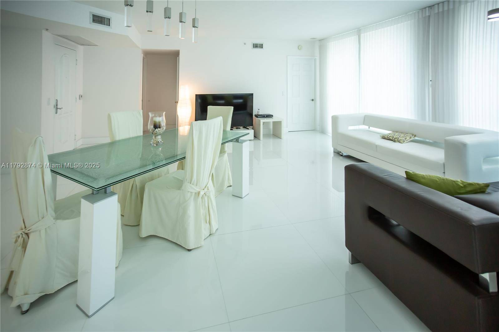 Aventura, FL 33180,3370 Hidden Bay Dr #3109
