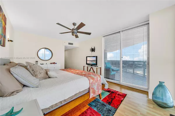 Miami Beach, FL 33141,6301 Collins Ave #1708
