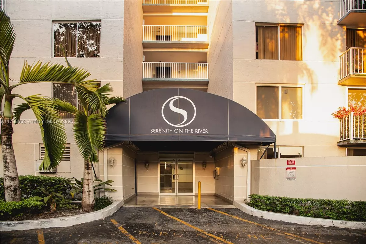 Miami, FL 33125,1720 NW N River Dr #607