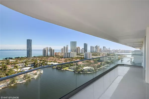 Aventura, FL 33180,19707 Turnberry Way #28J