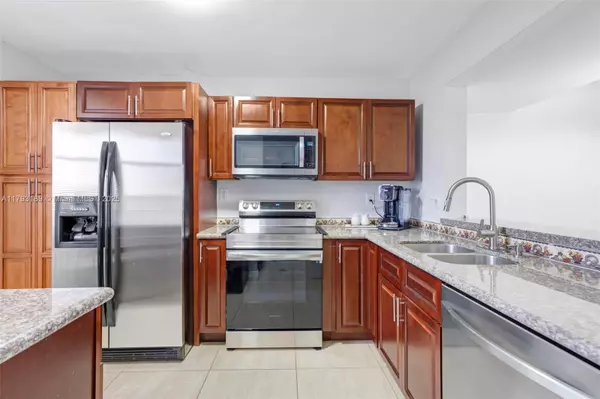Coconut Creek, FL 33066,2767 S Carambola Cir S #506