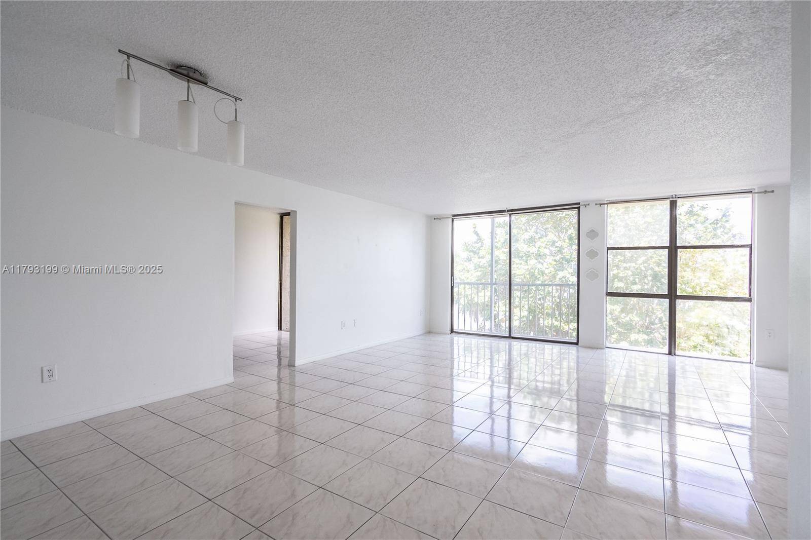 Sunny Isles Beach, FL 33160,17600 N Bay Rd #N407
