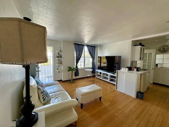 940 7th St #940D, Miami Beach, FL 33139