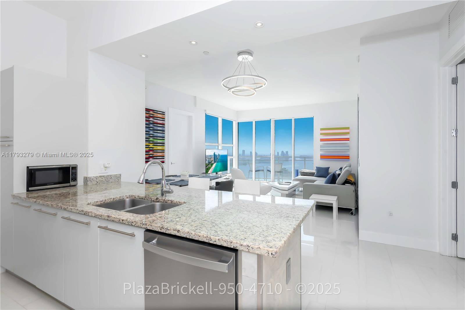 Miami, FL 33131,950 Brickell Bay Dr #4710