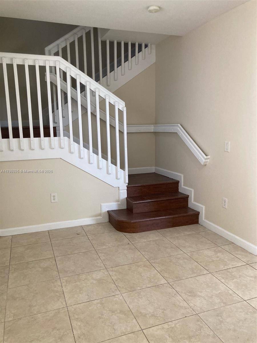 Homestead, FL 33033,153 SE 28 PL #9