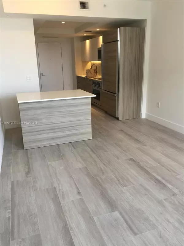Miami, FL 33137,121 NE 34th St #1403