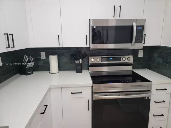 Hollywood, FL 33019,2501 S Ocean Dr #931