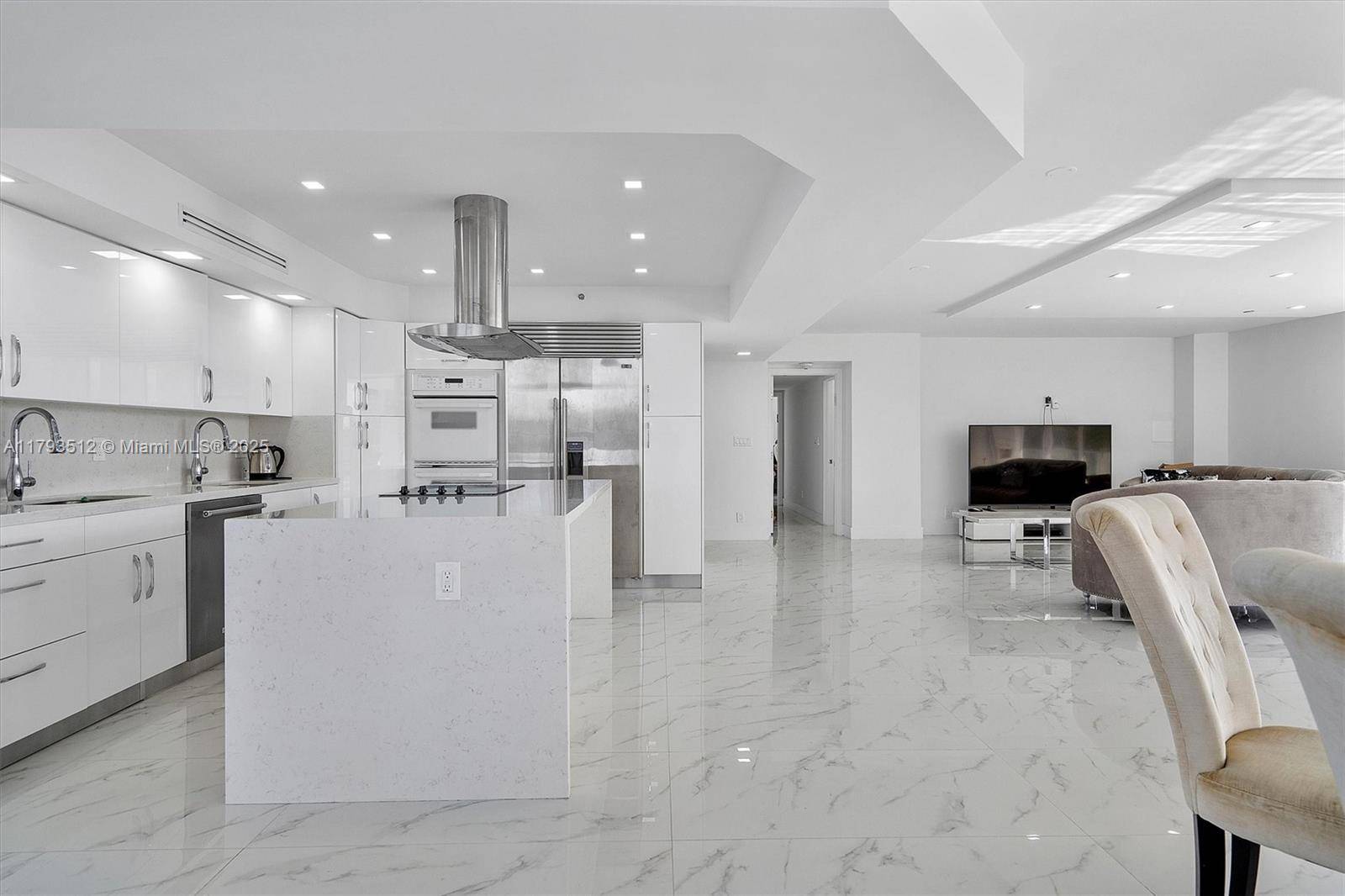 Aventura, FL 33180,19707 Turnberry Way #5k