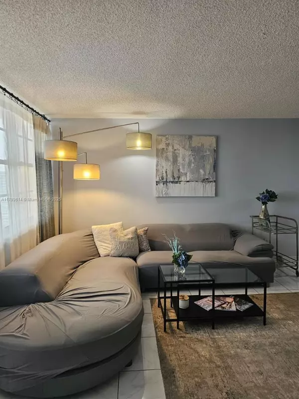 Sunny Isles Beach, FL 33160,251 174th St #2111