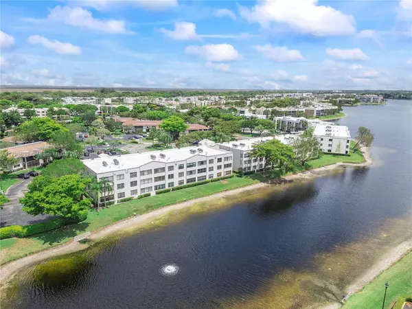 Tamarac, FL 33321,10332 E Clairmont Cir #209