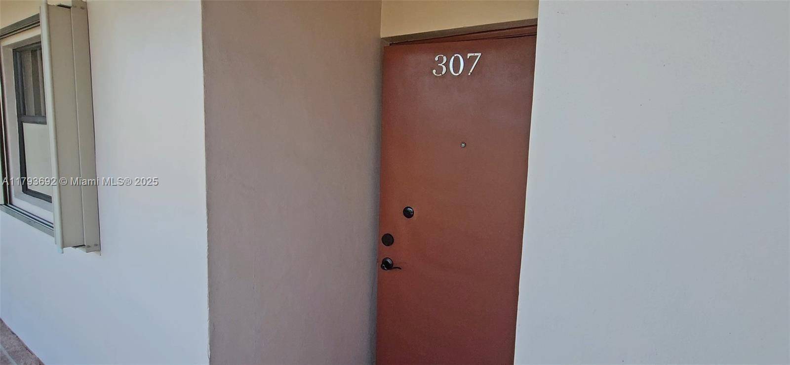 10207 Sunrise Lakes Blvd #307, Sunrise, FL 33322