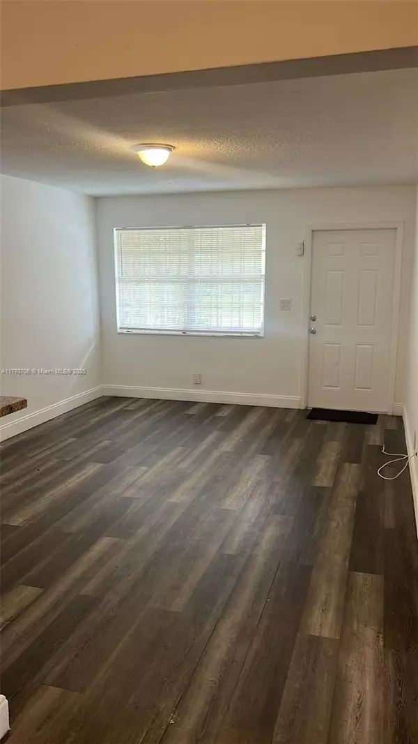 Lauderhill, FL 33313,1311 NW 58th Ave #1311