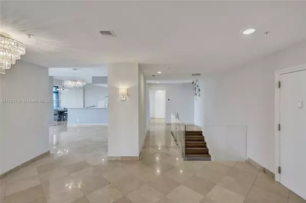 Aventura, FL 33180,20355 NE 34th Ct #2725