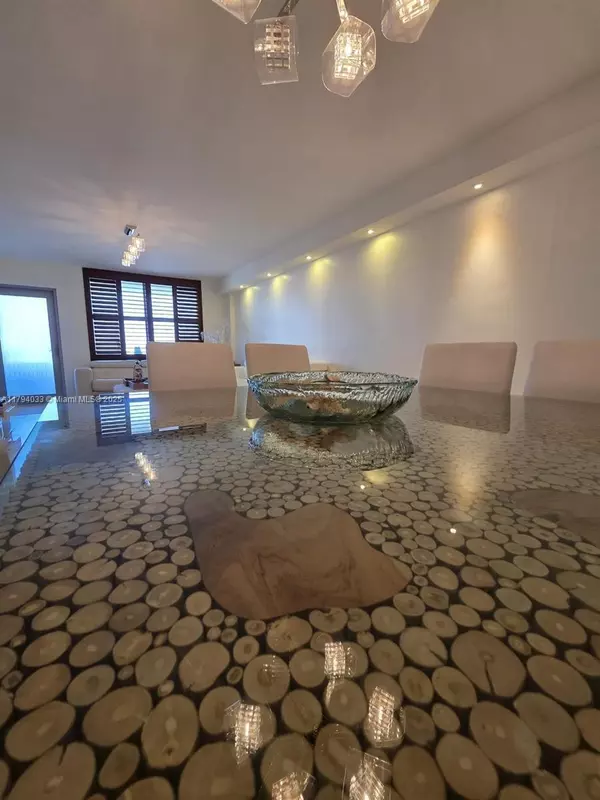 Surfside, FL 33154,9225 Collins Ave #1409