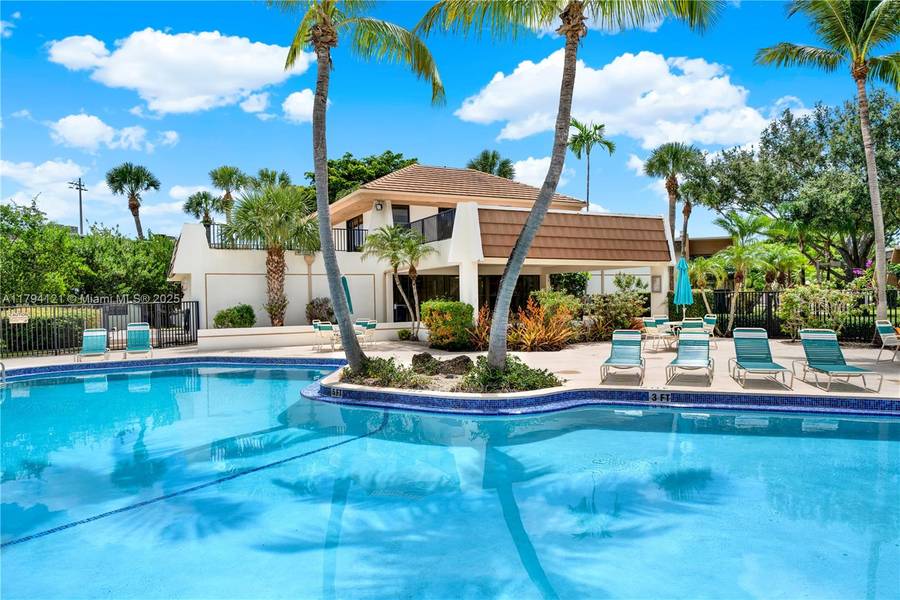 8267 SW 128th St #208, Pinecrest, FL 33156