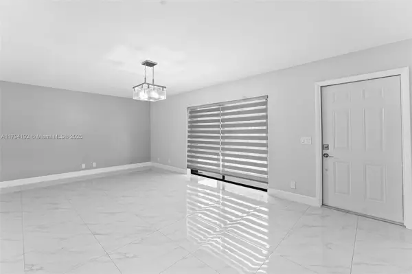 Cooper City, FL 33026,2557 Lakeview Ct #2557