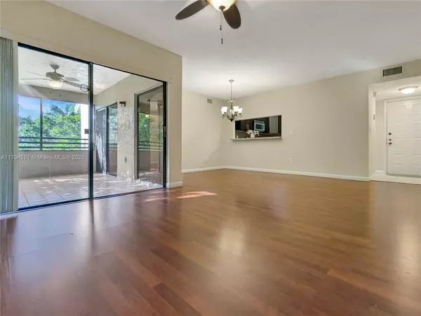Plantation, FL 33324,9823 NW 3rd Ct #2