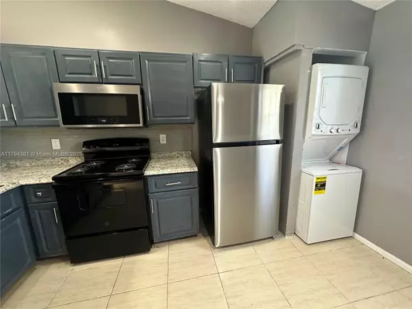 Lauderhill, FL 33313,2511 NW 56th Ave #12-25
