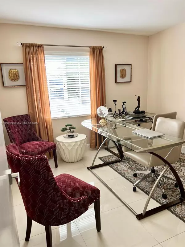 Miami, FL 33196,9511 SW 155th Ave