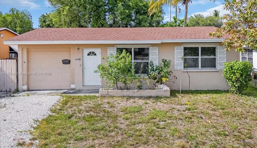 6209 Dawson St, Hollywood, FL 33023