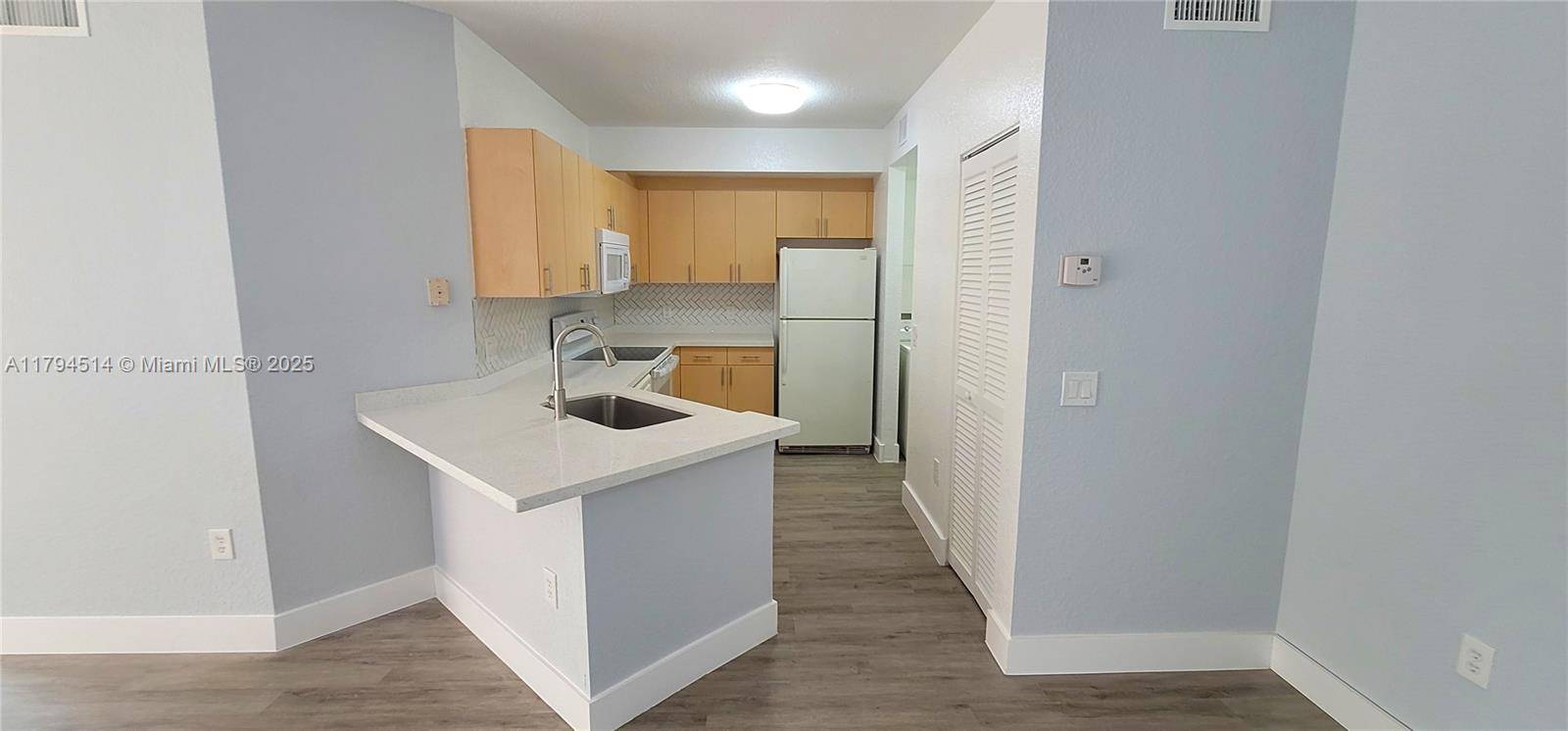 North Lauderdale, FL 33068,704 Belmont Ln #704