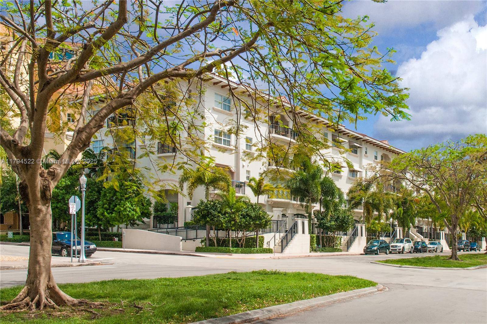 50 Alhambra Cir #310, Coral Gables, FL 33134