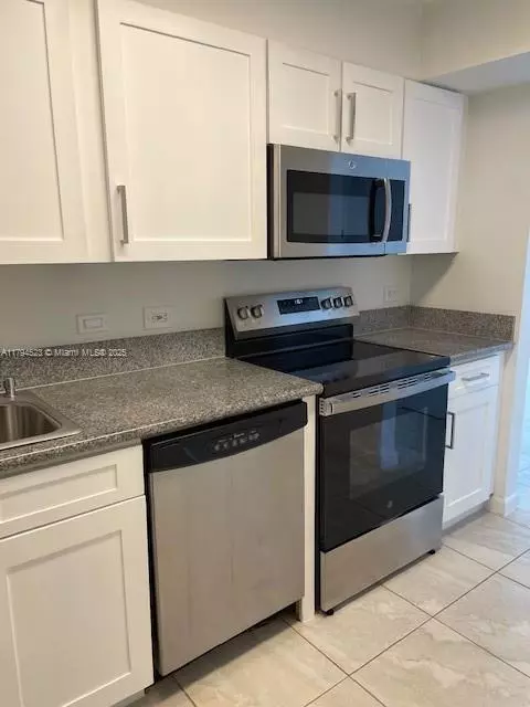 Aventura, FL 33180,20515 E Country Club Dr #246