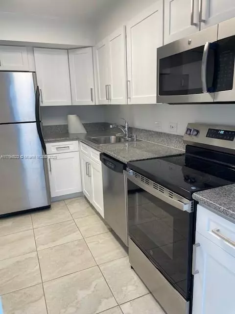 Aventura, FL 33180,20515 E Country Club Dr #246