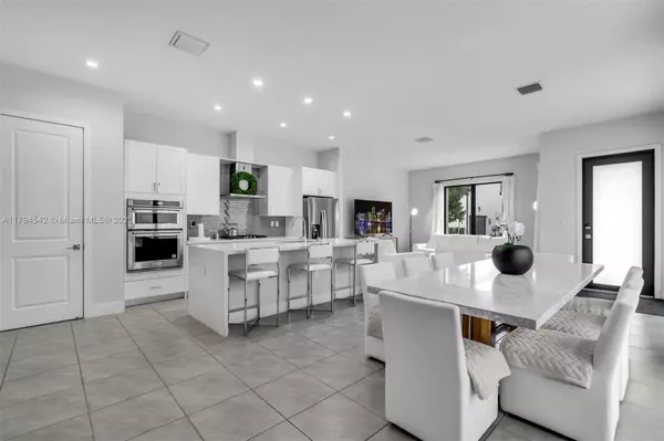 Doral, FL 33166,4445 NW 82nd Ave