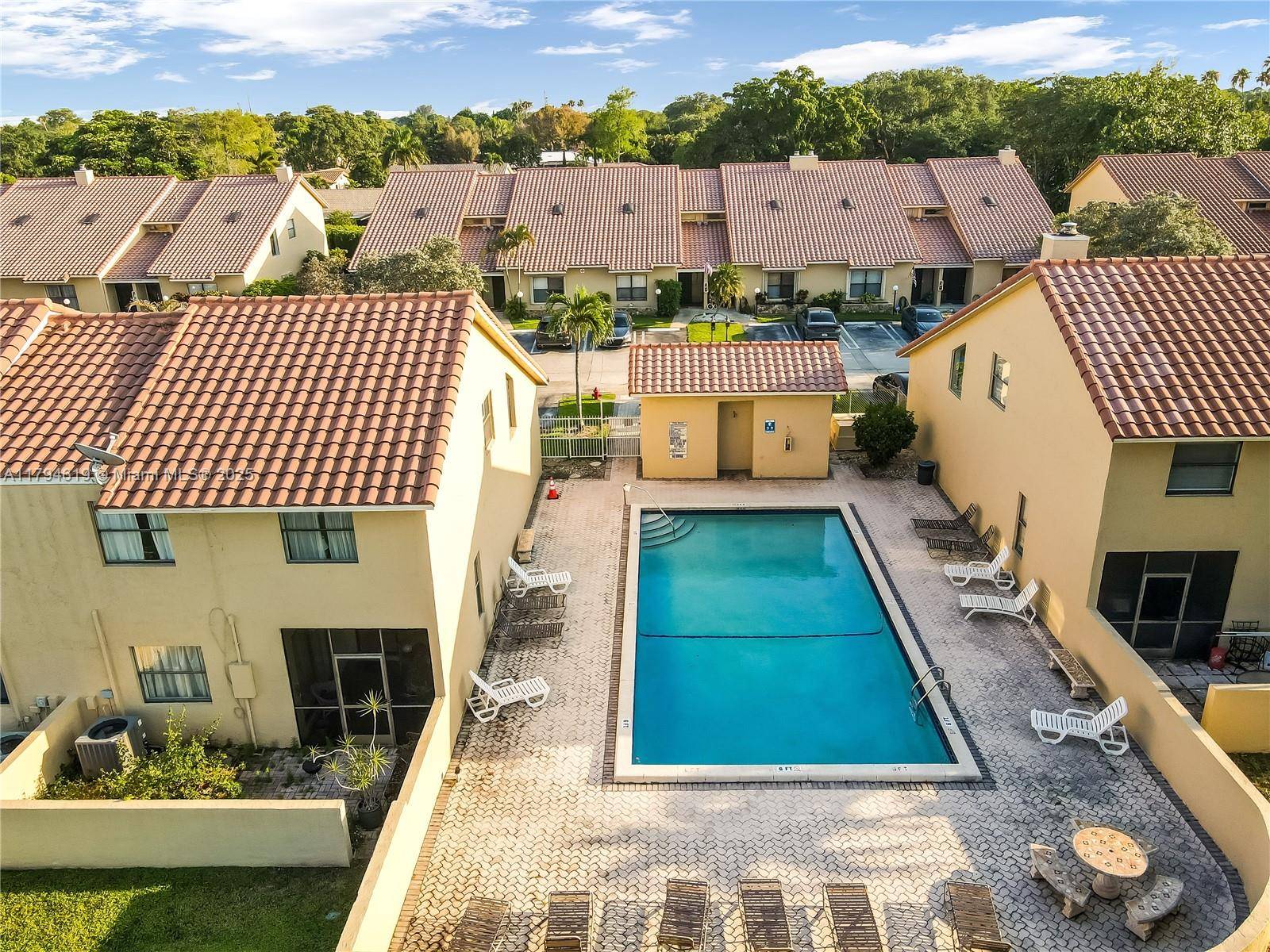 Coral Springs, FL 33071,8548 Shadow Ct #1-15