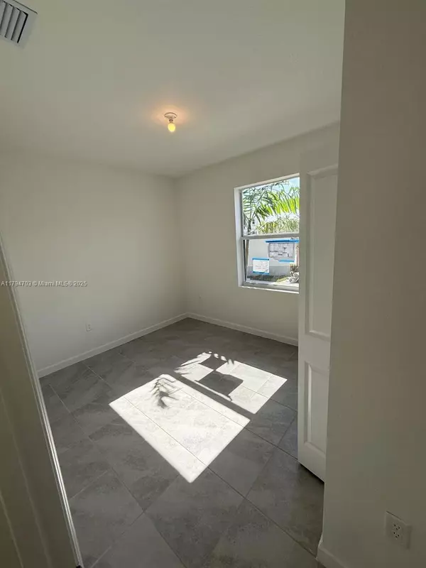 Florida City, FL 33034,132 SE 11 Ct