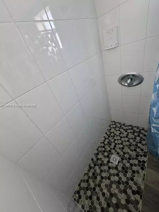 Miami, FL 33150,7638 N Miami Avenue #4