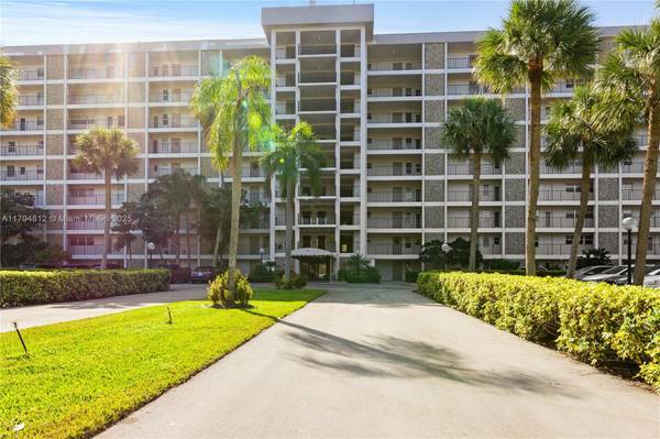 3150 N Palm Aire Dr #805,  Pompano Beach,  FL 33069