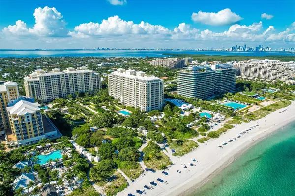 Key Biscayne, FL 33149,445 Grand Bay Dr #1001