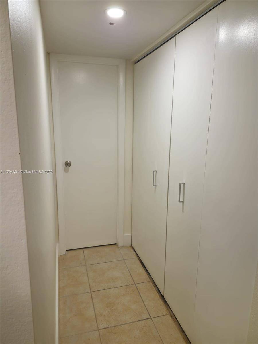 Lauderdale Lakes, FL 33319,4800 NW 35th St #607