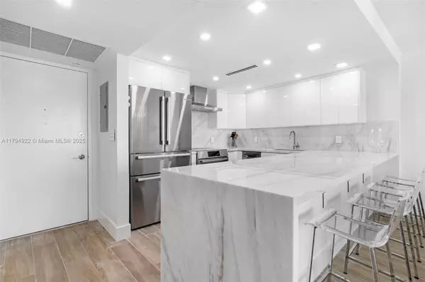 5701 Collins Ave #1707, Miami Beach, FL 33140