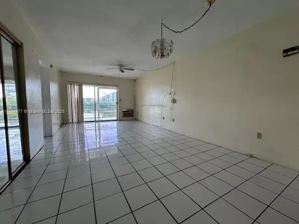 Miami, FL 33179,285 NE 191st St #2923