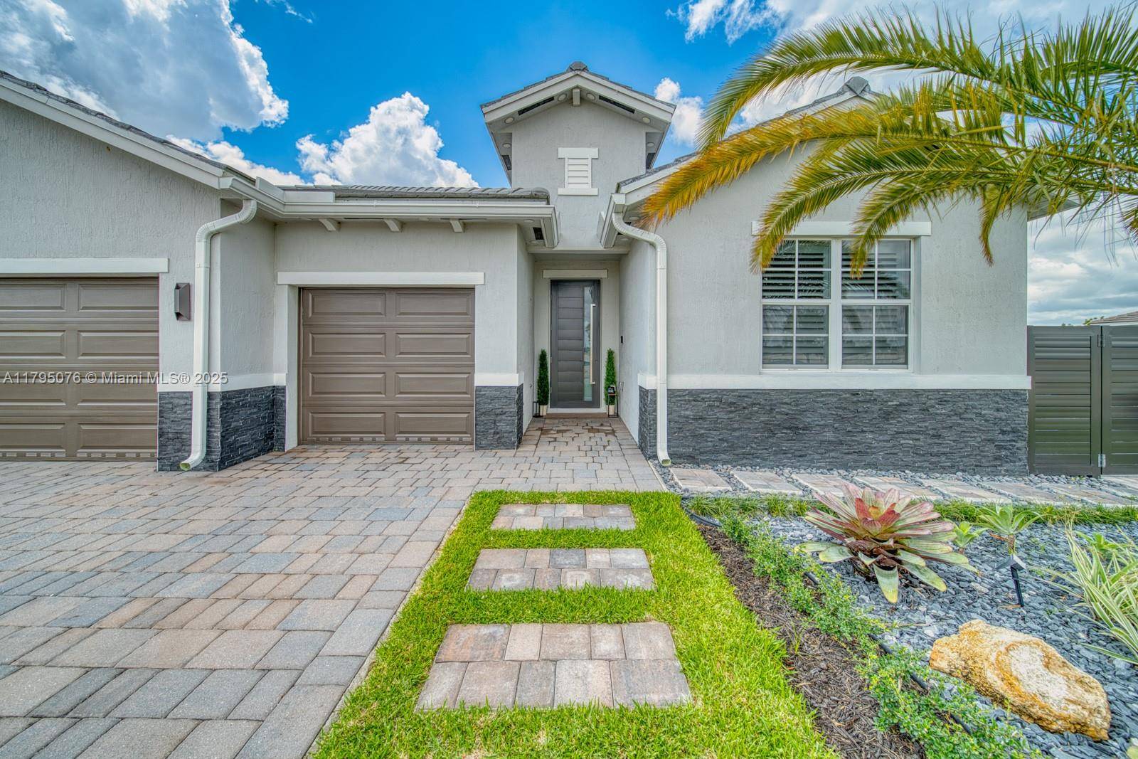 Homestead, FL 33031,15978 SW 276th St