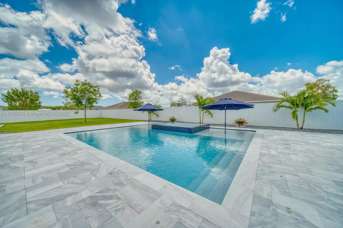 Homestead, FL 33031,15978 SW 276th St