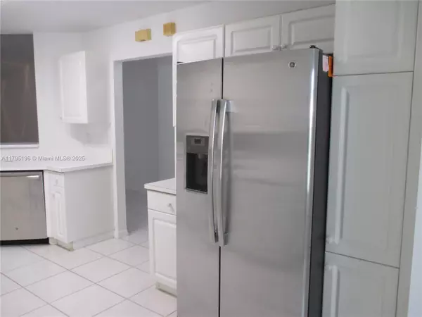 Weston, FL 33331,4112 Pine Ridge Ln