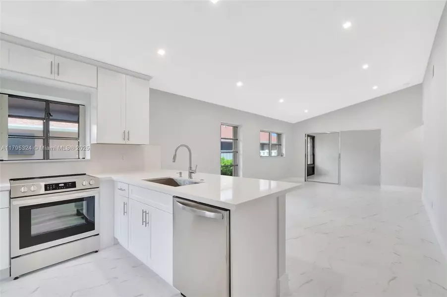 8055 Sweetbriar Way, Boca Raton, FL 33496